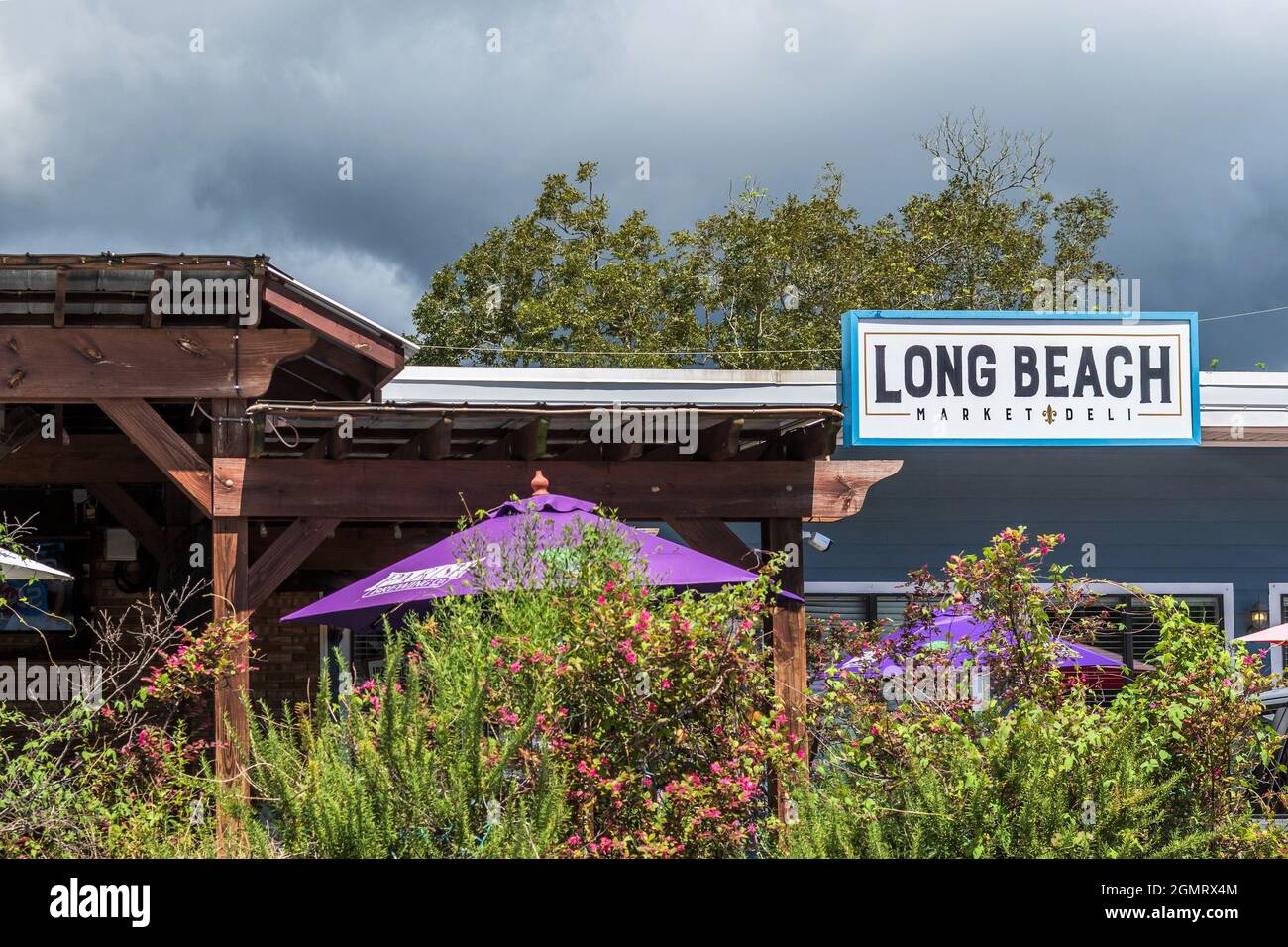 Long Beach Market e Deli, ristorante a conduzione familiare che serve specialità di pesce asiatiche e della costa del Golfo del Mississippi a Long Beach, Mississippi, USA Foto Stock