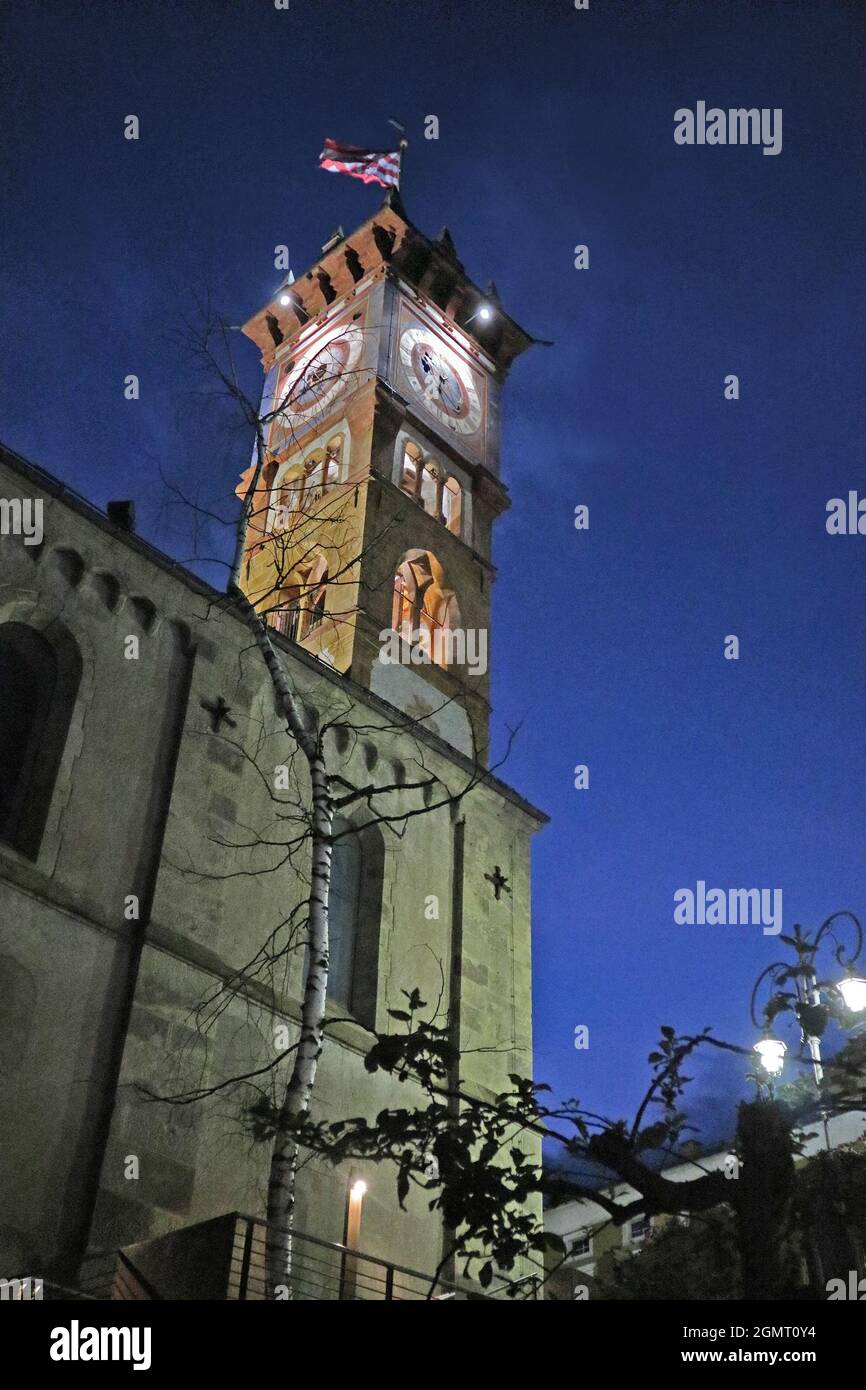 Campanile della chiesa di San Sebastiano che funge anche da torre civica. Foto Stock