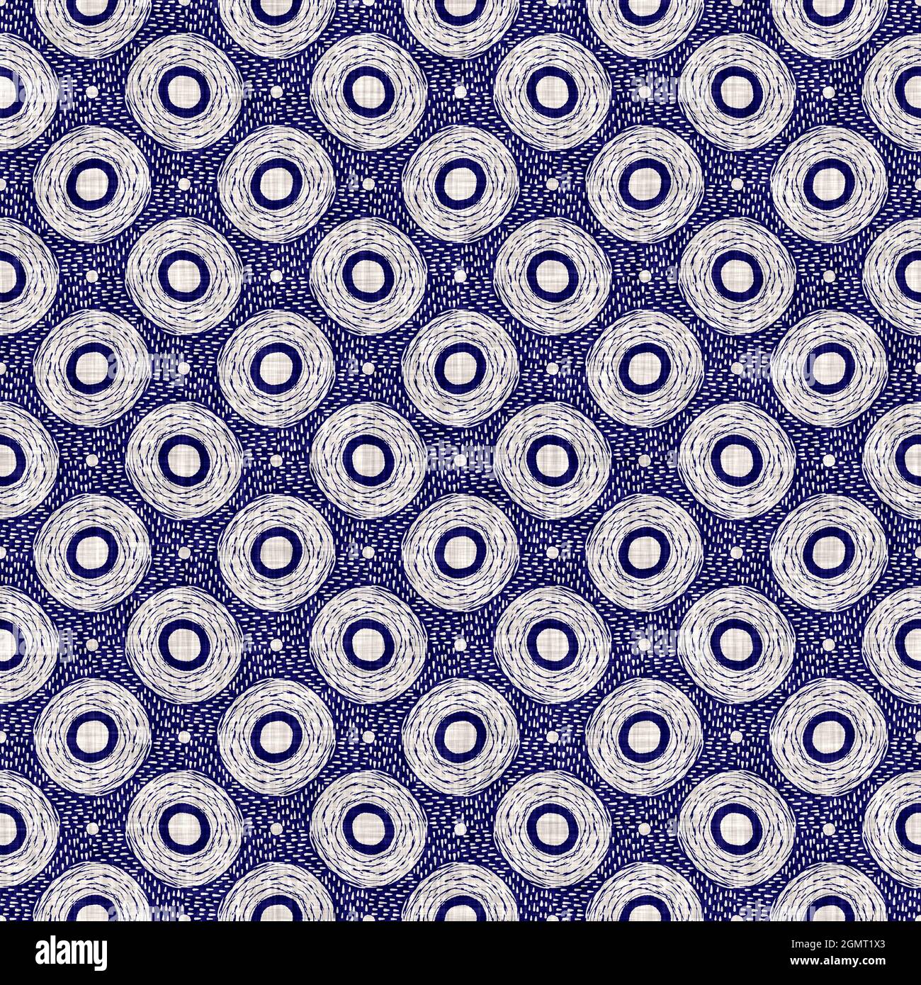 Texture indaco-cerchio senza cuciture. Sfondo blu effetto boro cotone tinto. Giappone ripetizione batik modello di resist. Stampe asiatiche stellato Foto Stock