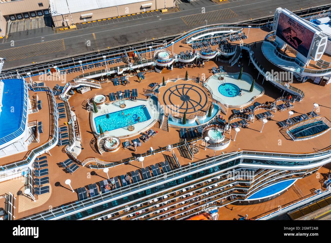 Nave da crociera Majestic Princess, Princess Cruises, ormeggiata a Seattle, WA, USA Foto Stock