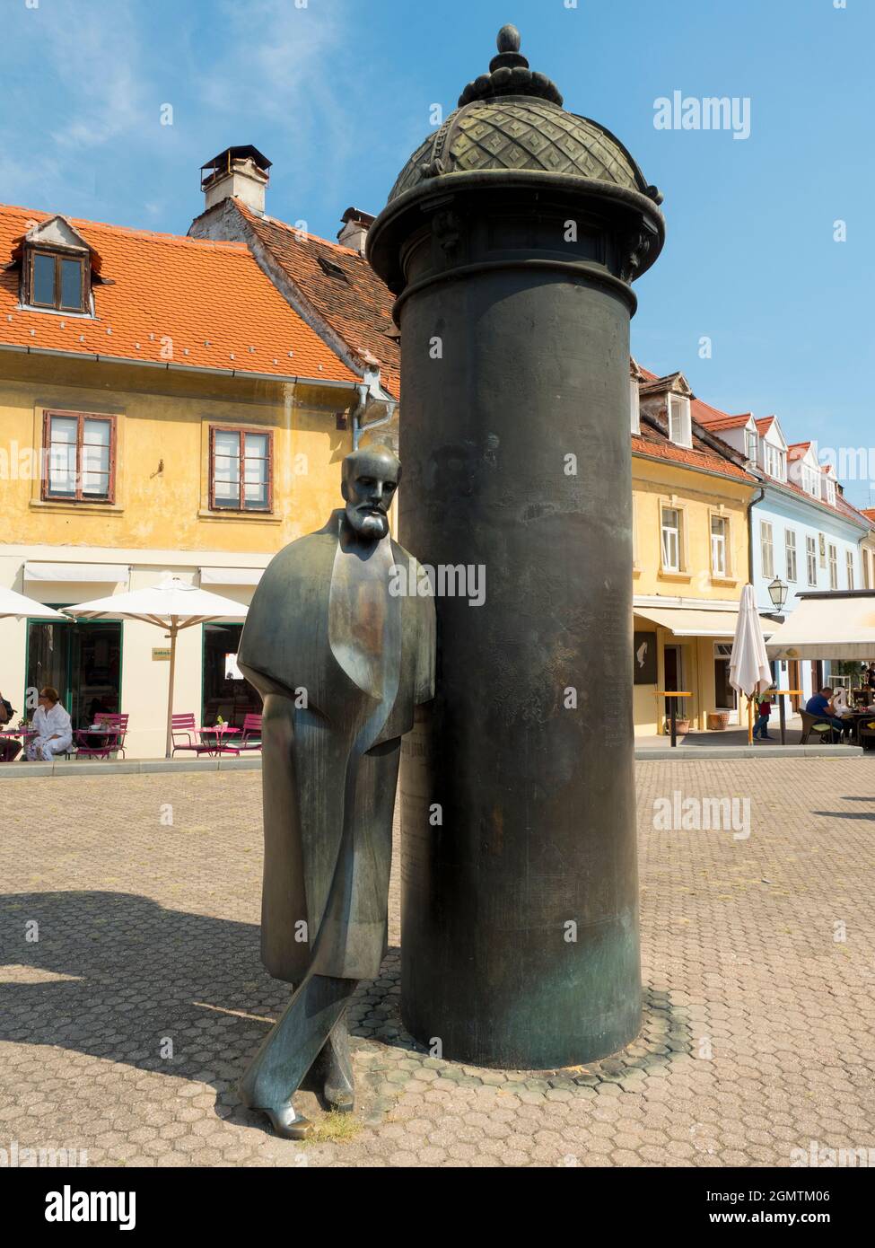 Zagabria è la capitale e la più grande città della Repubblica di Croazia. Si trova nel nord-ovest del paese, lungo il fiume Sava, al sou Foto Stock