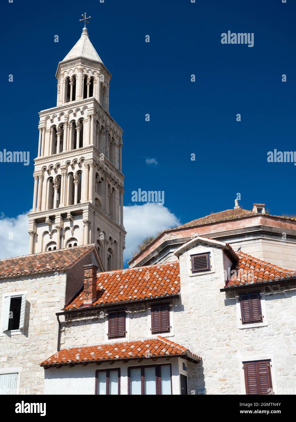 Spalato, Croazia - 9 giugno 2016; nessuna gente in vista. Cattedrale di San Domnio a Spalato, Croazia, l era basata su un mausoleo imperiale romano, con un XII CENTUR Foto Stock