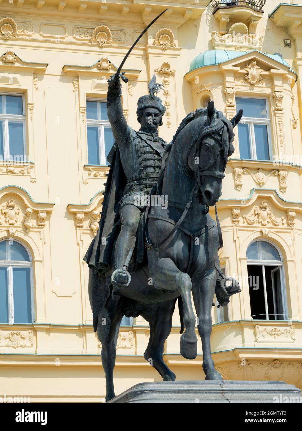 Zagabria è la capitale e la più grande città della Repubblica di Croazia. Si trova nel nord-ovest del paese, lungo il fiume Sava, al sou Foto Stock