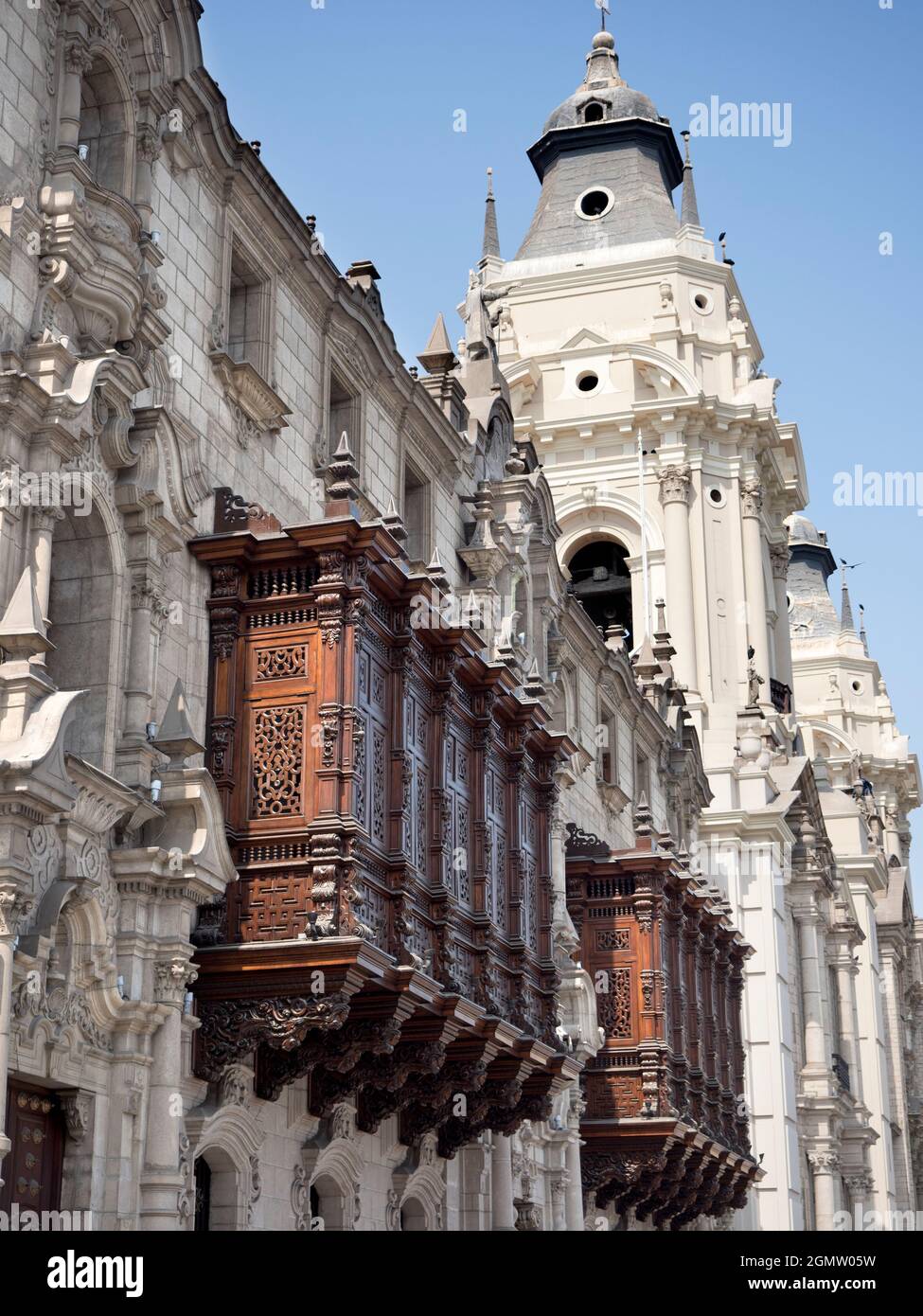 Lima, Perù - 10 maggio 2018 la Plaza Major è il cuore della città di Lima, Perù; ospita tutto il grande edificio amministrativo e religioso del Foto Stock