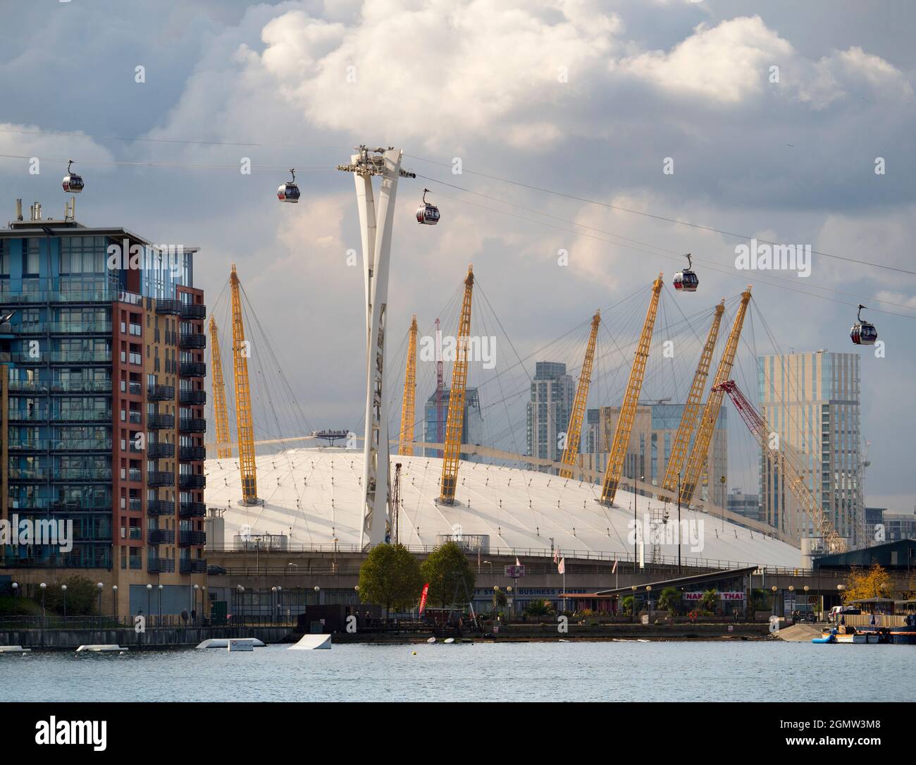 La O2 Arena, nota come North Greenwich Arena durante le Olimpiadi estive del 2012 e le Paralimpiadi estive del 2012, è un'arena coperta polivalente situata Foto Stock