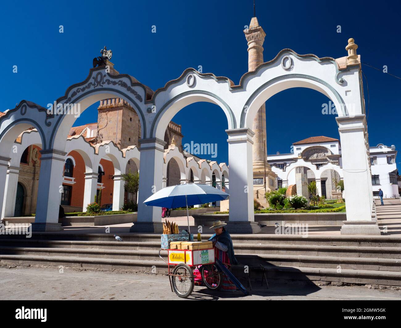 Potosi, Bolivia - 22 maggio 2018; una donna in shot Potosi e la sua storia sono inestricabilmente legate all'argento. Una delle città più alte del mondo a Foto Stock