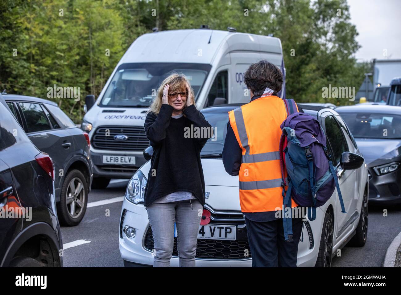 FOTO:JEFF GILBERT “insulare l’azione di protesta della Gran Bretagna, lunedì 20 settembre 2021. "Isola la Gran Bretagna" al bivio 19 / Chorleywood uscita immagine Foto Stock