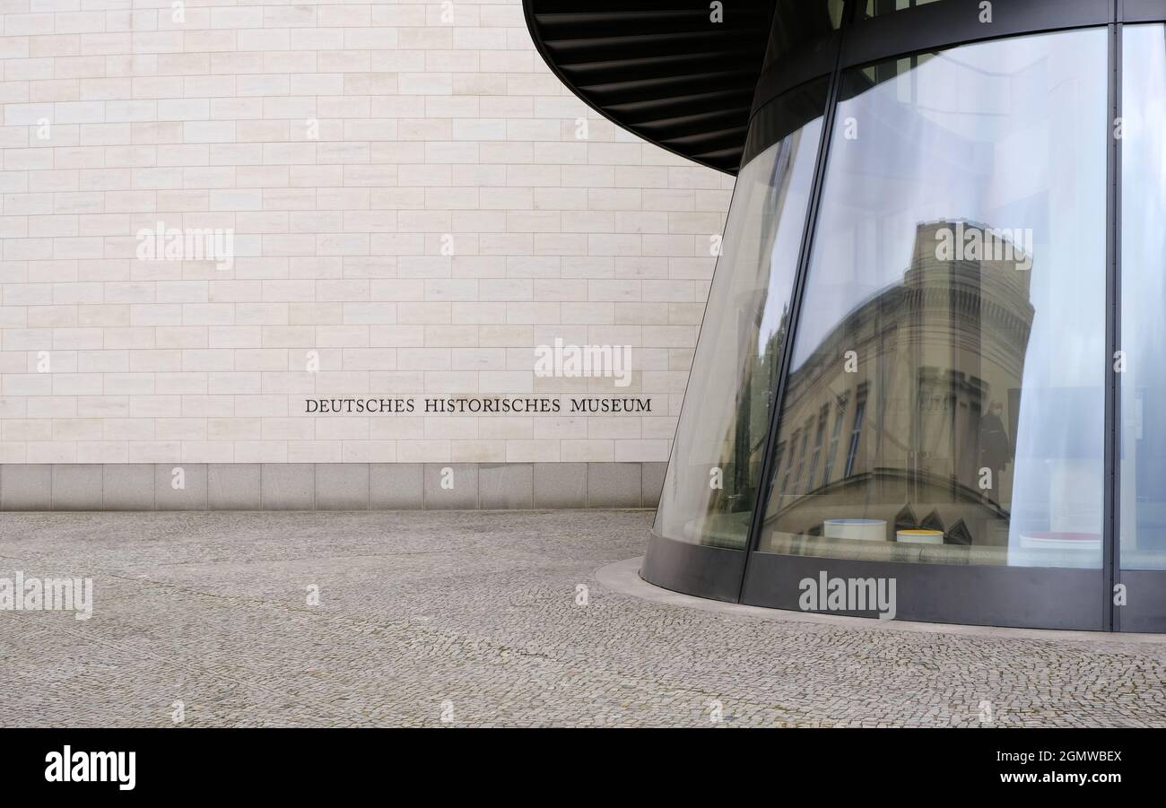 Berlino, Museo storico tedesco con scala prefabbricata conica Foto Stock