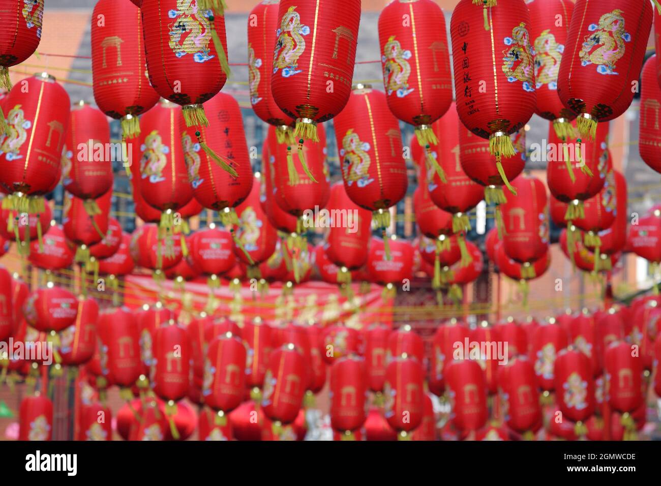 Chinatown, Londra, decorata con lanterne rosse tradizionali durante il Festival di Primavera del Capodanno Cinese. I festival alla fine dell'anno lunare sono Foto Stock