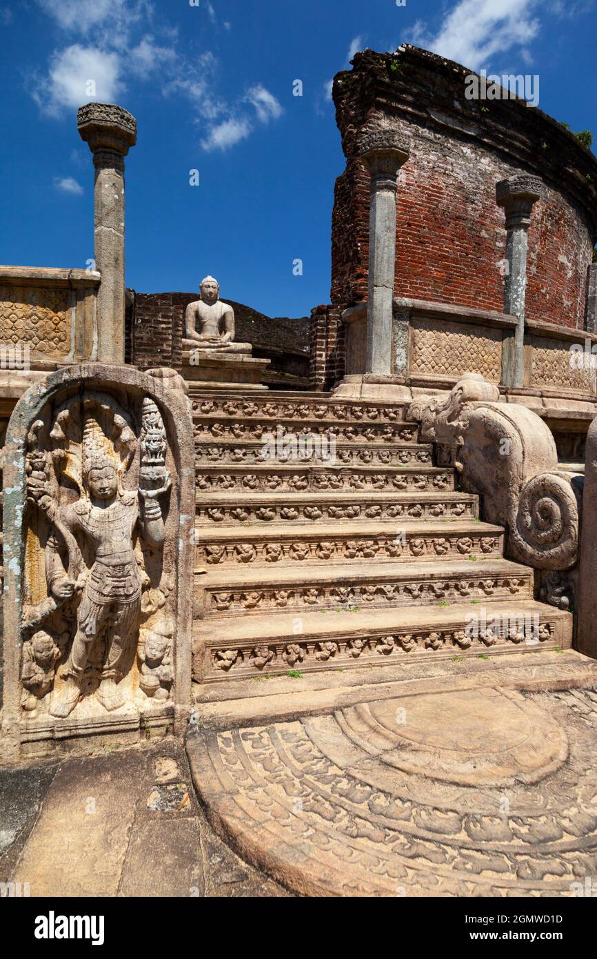 Sri Lanka - Febbraio 2014; risalente all'epoca d'oro degli imperi dello Sri Lanka nel 1070, l'antica città di Polonnaruwa è un sito patrimonio dell'umanità. ITS Foto Stock