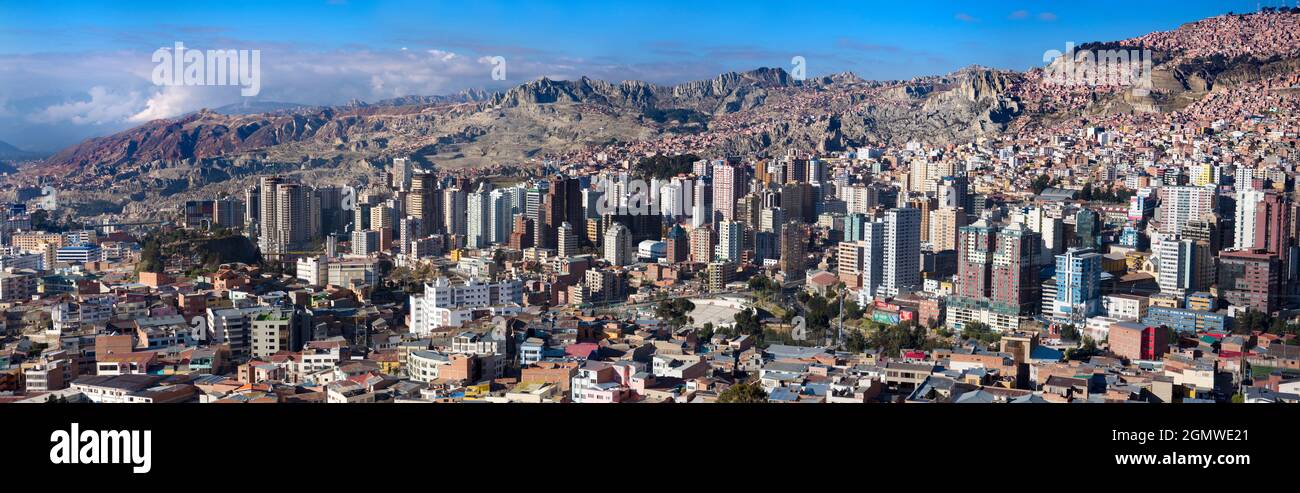 La Paz, Bolivia - 19/20 maggio 2018 ad un'altitudine di circa 3,650 m (11,975 ft) sul livello del mare, la Paz - la capitale de facto della Bolivia - è la h Foto Stock