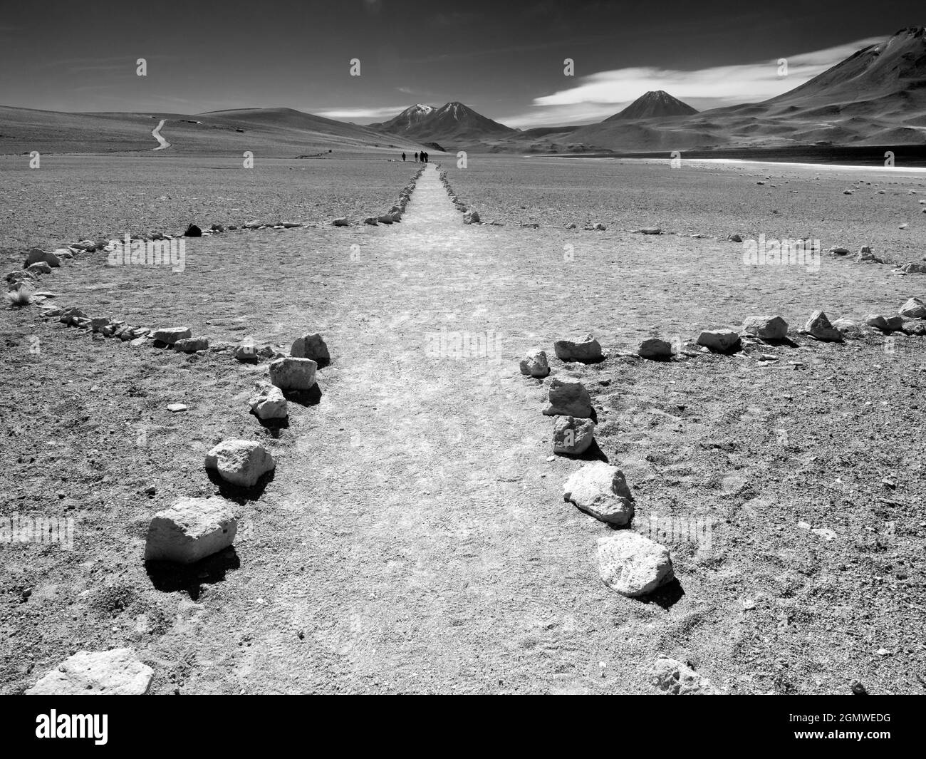 Altiplano cileno - 26 maggio 2018; diversi turisti in shot situato nell'altiplano boliviano, vicino al Cile, Laguna Miniques e Miscanti sono due di Foto Stock