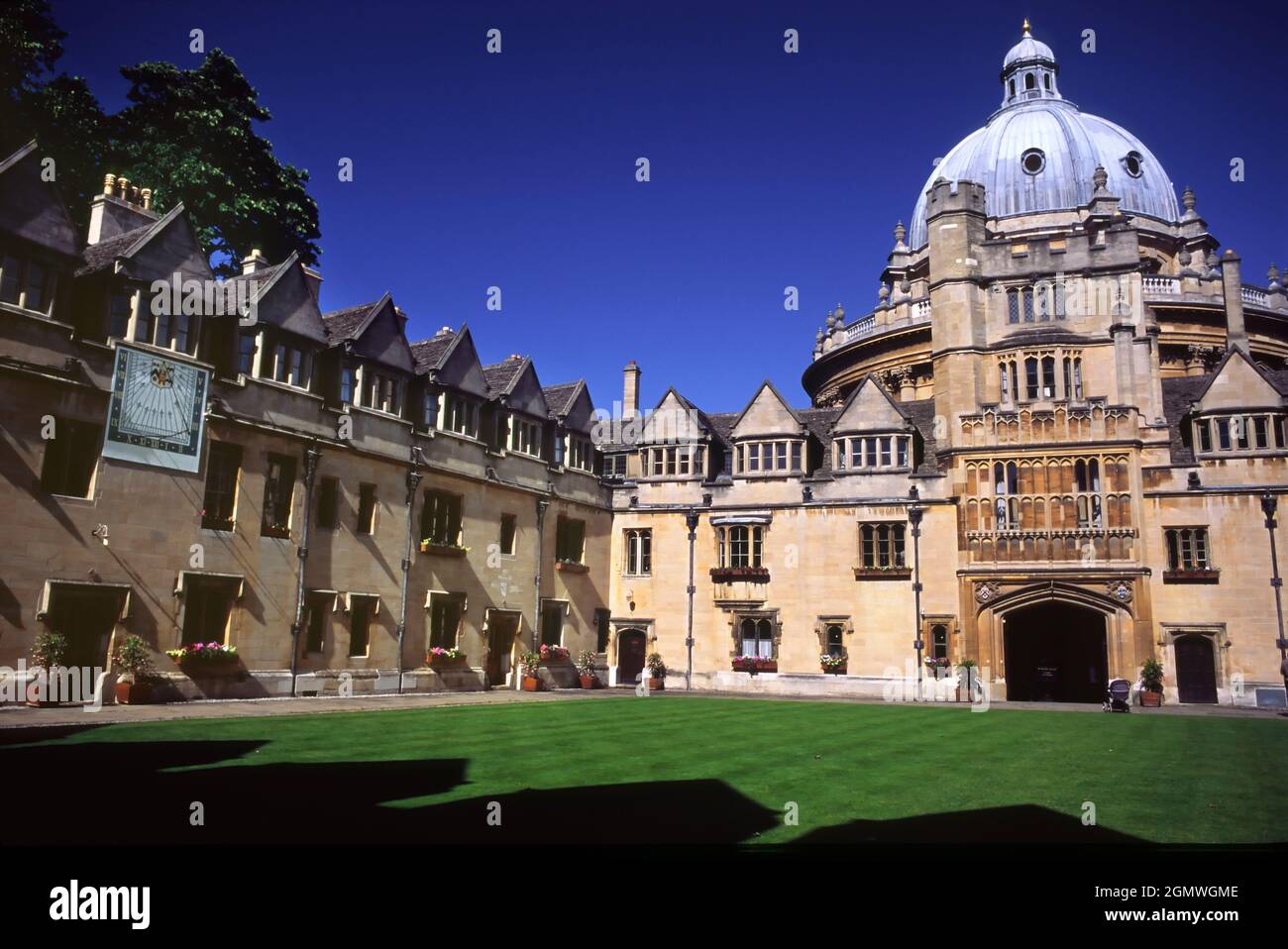 Il Collegio Brasenose è stato fondato nel 1509, con la biblioteca e la cappella del Collegio - qui mostrati - aggiunti a metà del XVII secolo. Il suo strano nome è Believe Foto Stock Il Collegio Brasenose è stato fondato nel 1509, con la biblioteca e la cappella del Collegio - qui mostrati - aggiunti a metà del XVII secolo. Il suo strano nome è Believe Foto Stock