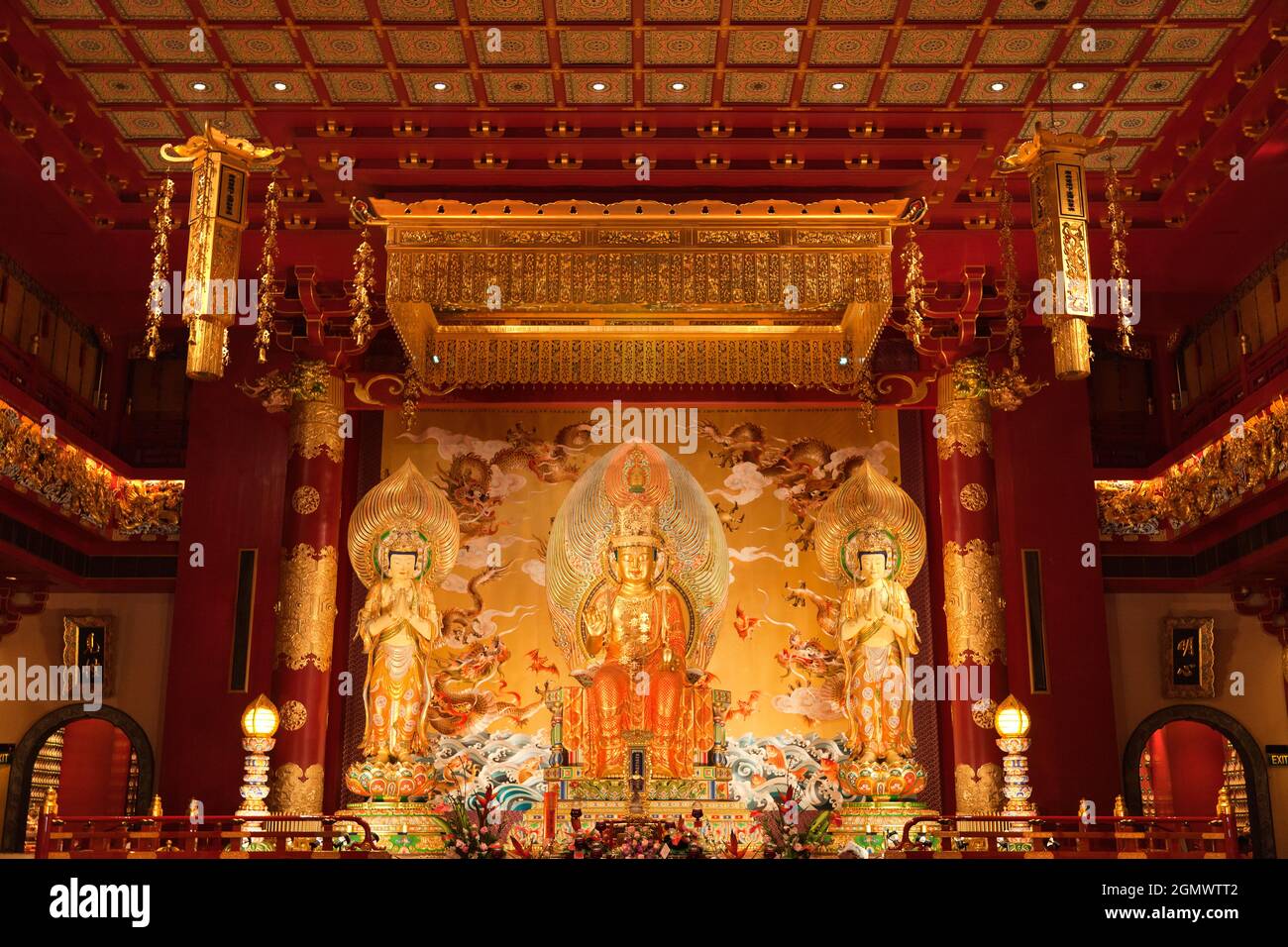 Questo tempio buddista cinese in stile Tang a Chinatown di Singapore prende il suo nome da ciò che i buddisti considerano la reliquia del Sacro dente Buddha che ospita Foto Stock