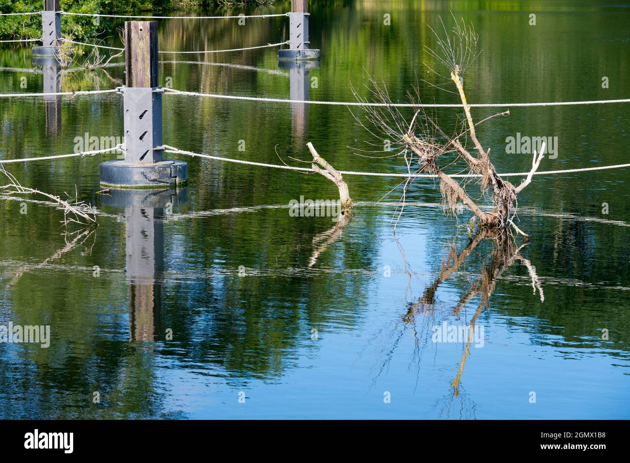 Fiume Tamigi, Sutton Courtenay - 30 luglio 2020: Nessuna gente in vista. Praticamente tutti i nostri piccoli villaggi nel South Oxfordshire sono vicino - o vicino - al Tha Foto Stock