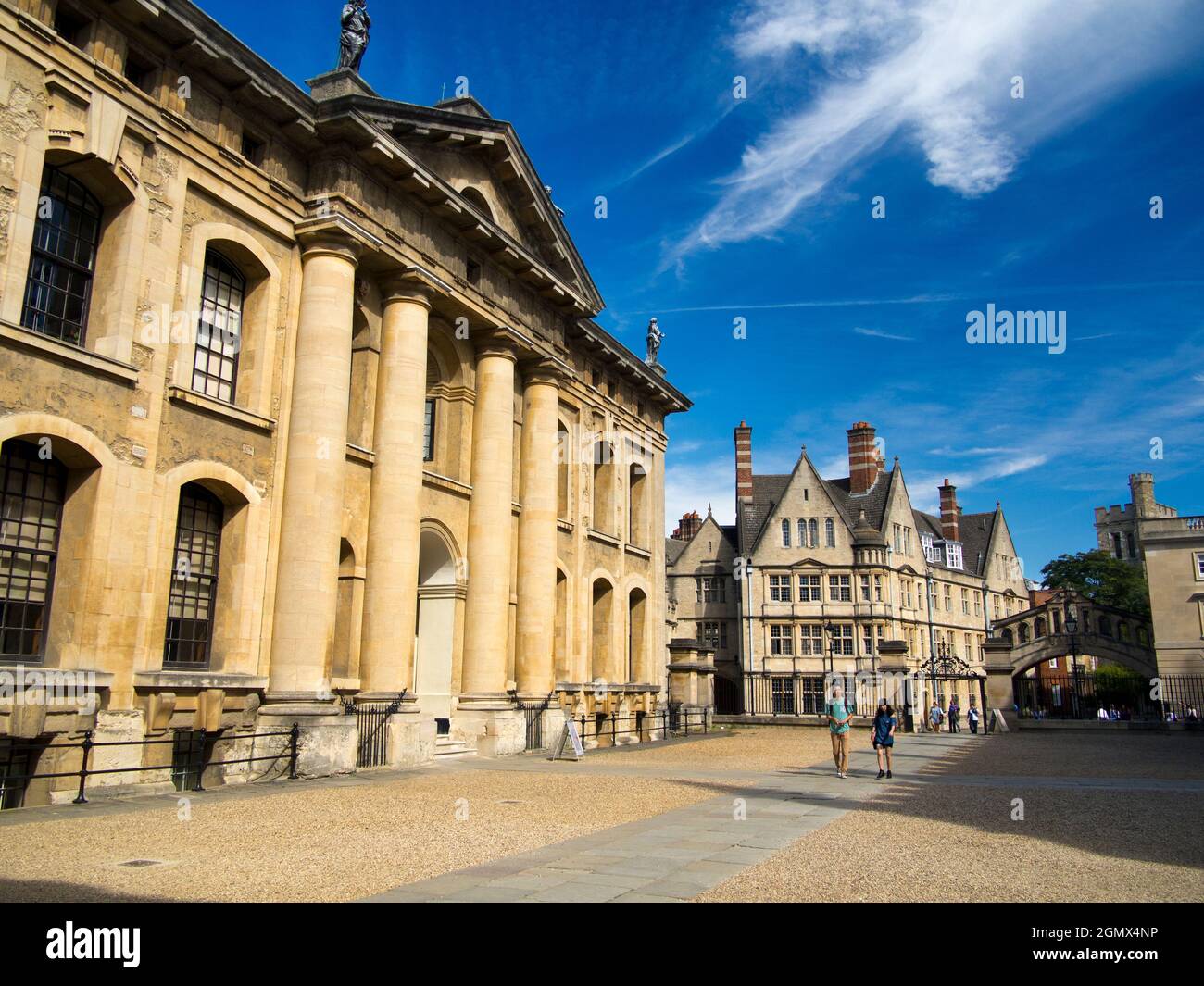 Il Clarendon Building, l'Hertford College e la Bodleian Library in una bella giornata d'autunno. Tre attrazioni di Oxford al prezzo di uno! Foto Stock