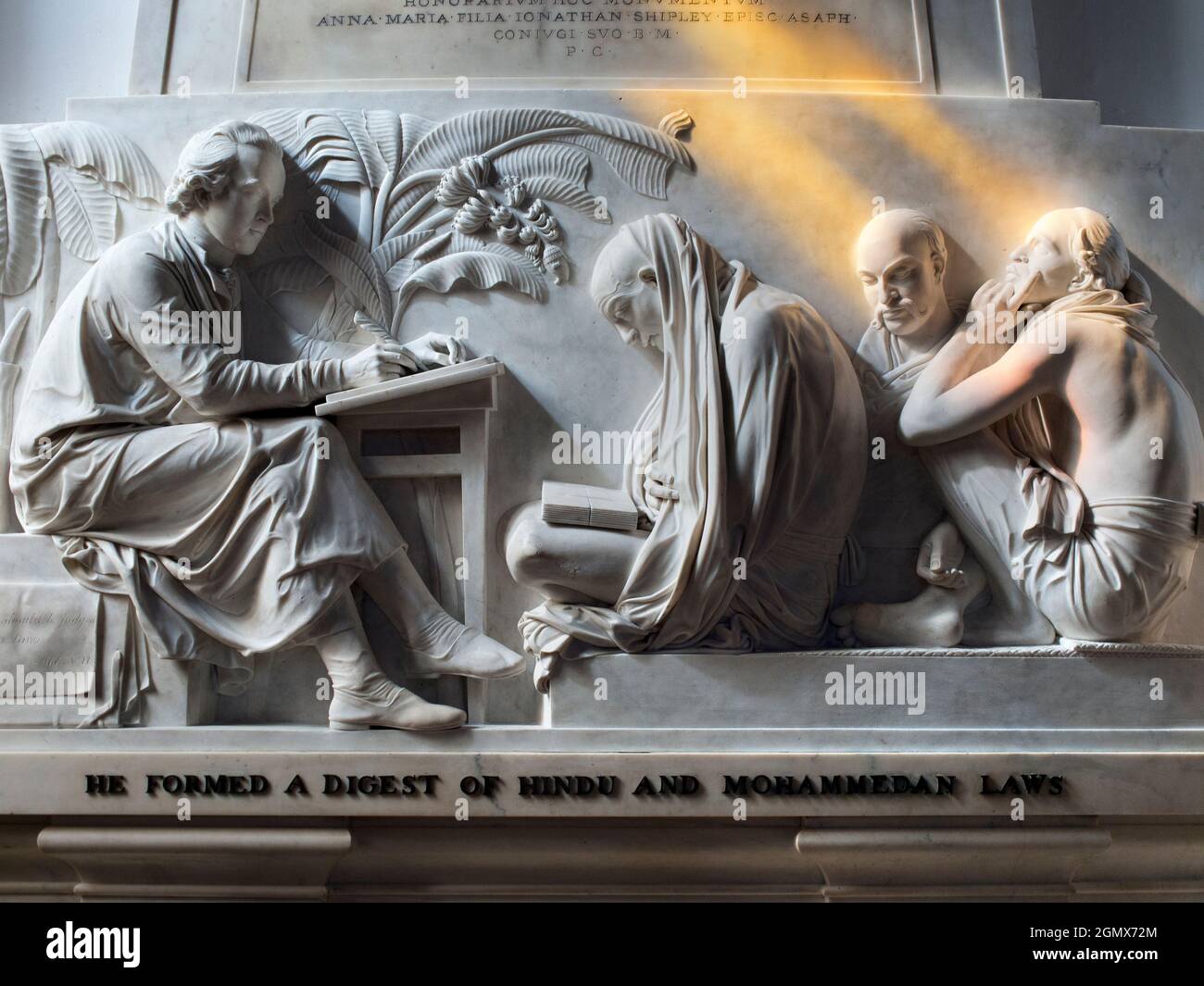 Il Jones Memorial, nell'anticapel del College, fu scolpito dall'eminente scultore neoclassico vittoriano, John Flaxman. Questo memoriale è caduto Foto Stock