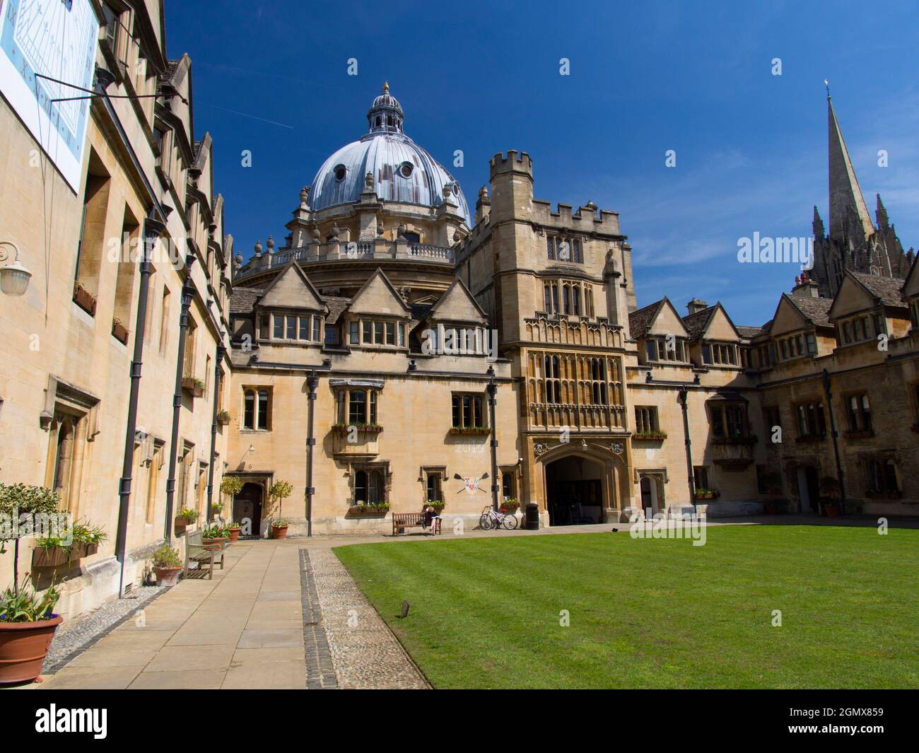 Il Collegio Brasenose è stato fondato nel 1509, con la biblioteca e la cappella del Collegio - qui mostrati - aggiunti a metà del XVII secolo. Il suo strano nome è Believe Foto Stock Il Collegio Brasenose è stato fondato nel 1509, con la biblioteca e la cappella del Collegio - qui mostrati - aggiunti a metà del XVII secolo. Il suo strano nome è Believe Foto Stock