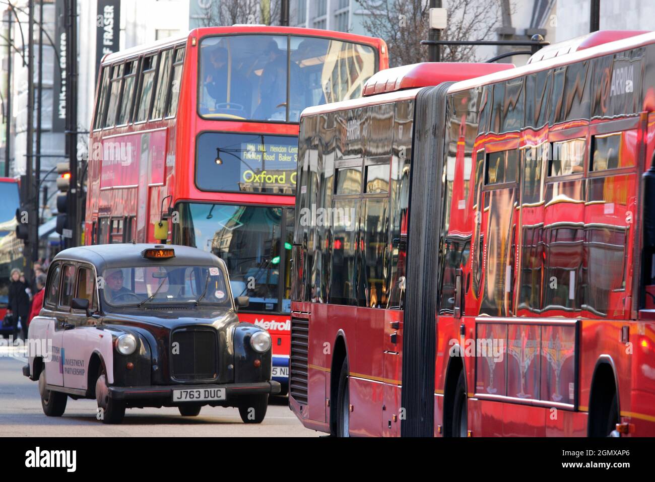 Come quasi tutte le principali città del mondo, Londra ha un grosso problema di traffico, congestione e inquinamento atmosferico. Ma Londra è meglio di Foto Stock