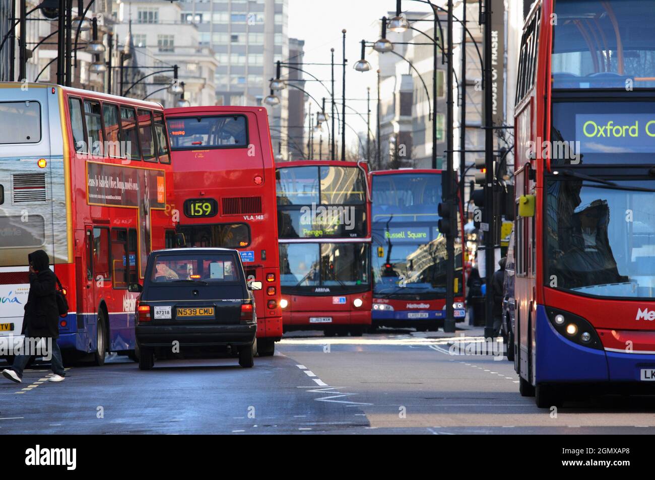 Come quasi tutte le principali città del mondo, Londra ha un grosso problema di traffico, congestione e inquinamento atmosferico. Ma Londra è meglio di Foto Stock