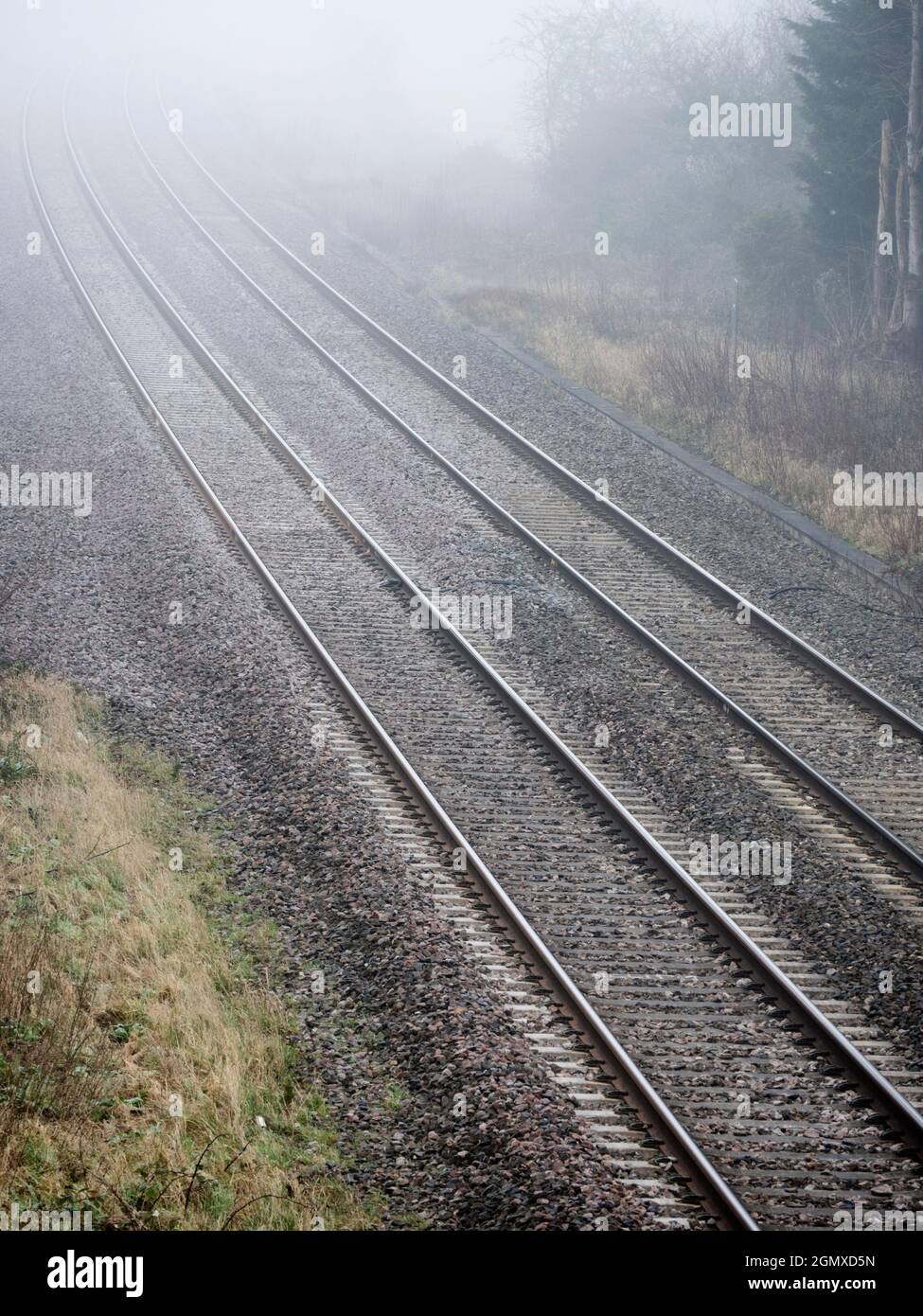 Radley Village, Oxfordshire, Inghilterra - 7 gennaio 2020; nessuna gente in vista. Anche la mondana può essere trasformata dalla bellezza al momento e nel luogo giusti. H Foto Stock