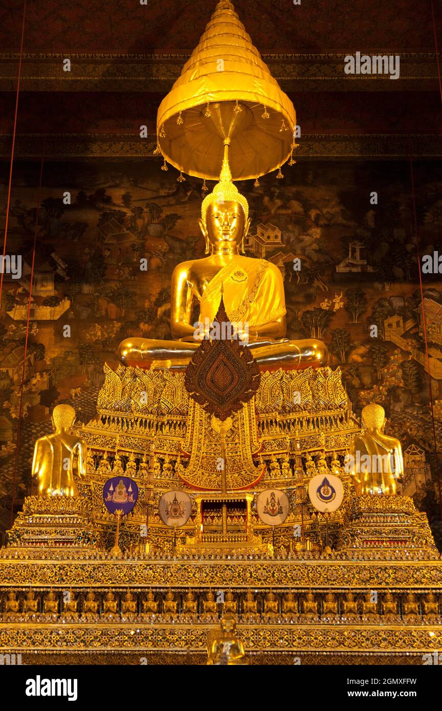 Bnagkok, Thailandia - Marzo 2011; Wat Pho è un importante complesso di templi buddisti nel distretto di Phra Nakhon, Bangkok, Thailandia. Si trova direttamente al Foto Stock