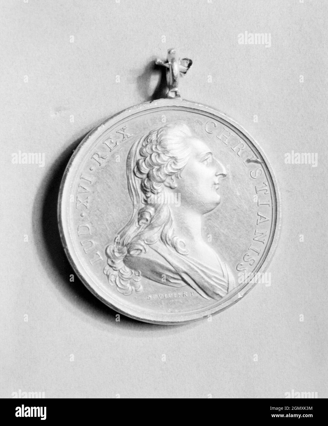 Luigi XVI Artista: Medaglia: Jean Duvivier (francese, 1687-1761); Data: 1777; Cultura: Francese; Medio: Bronzo dorato; Dimensioni: Diametro: 41 mm; Foto Stock