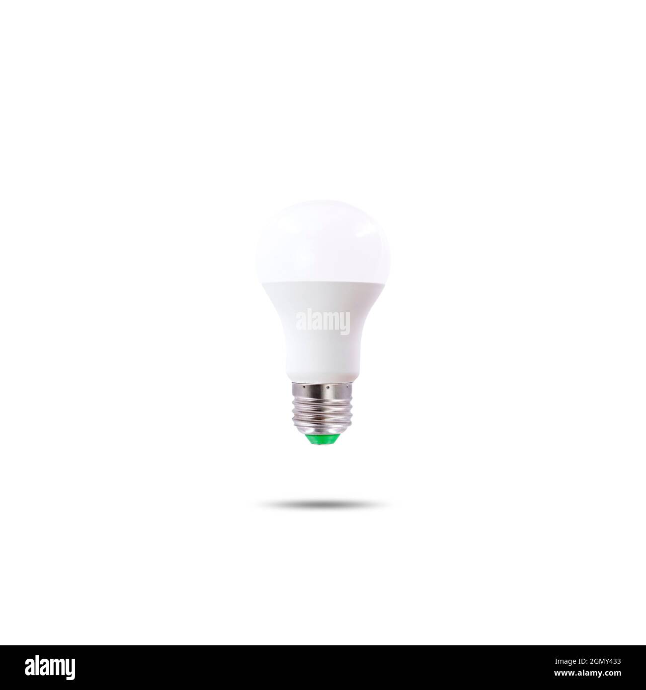 Lampada a LED a risparmio energetico, tappo a vite E27 230 v isolato su sfondo bianco. Foto Stock