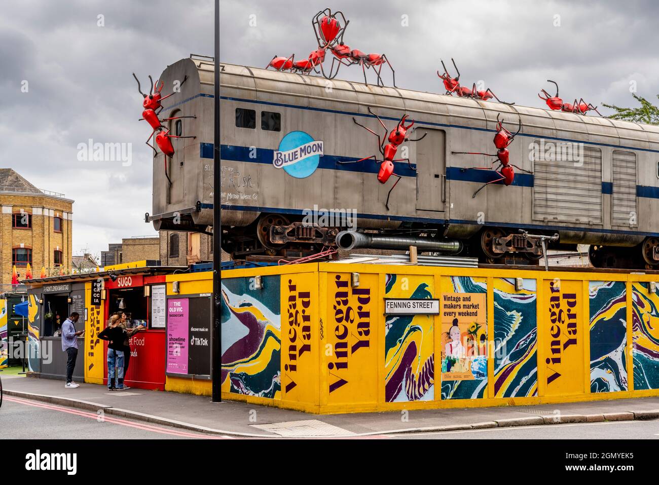 Mercato delle pulci di Aceto Yard, Bermondsey, Londra, Regno Unito. Foto Stock