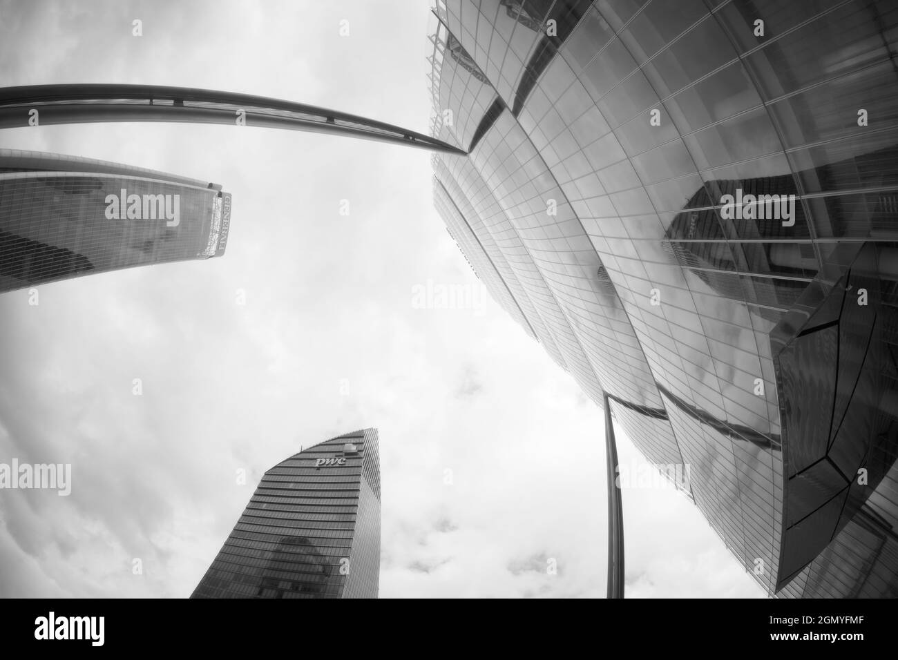 Tre Torri (Torre di Hadid, Torre Isozaki, Torre di Libeskind), scattato con un obiettivo fish-eye. Foto Stock