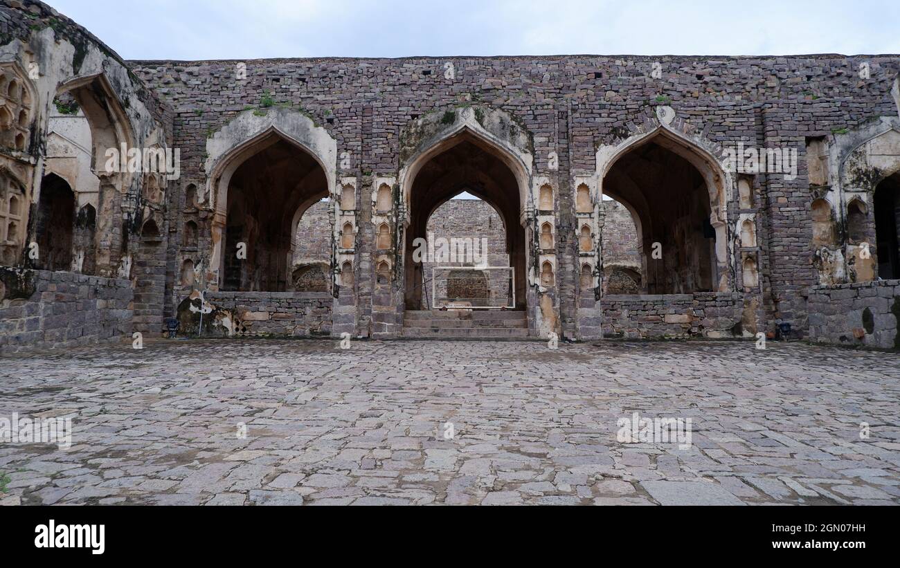 5 settembre 21, Golkonda Fort, Hyderabad, India. Strutture in rovina al forte Golkonda Foto Stock