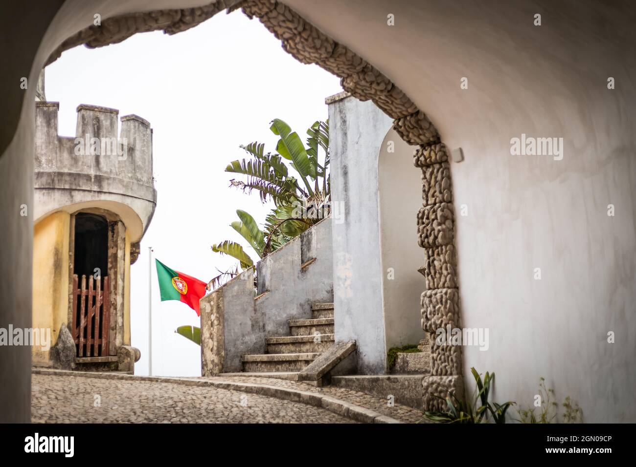 Panorama del Palazzo Nazionale di pena a Sintra, Portogallo, Europa Foto Stock