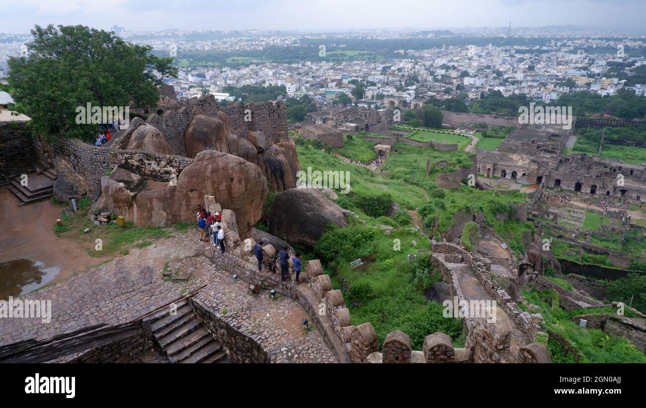 5 settembre 21, Forte Golkonda, Hyderabad. Muro di roccia vista della città al Forte Golkonda Foto Stock