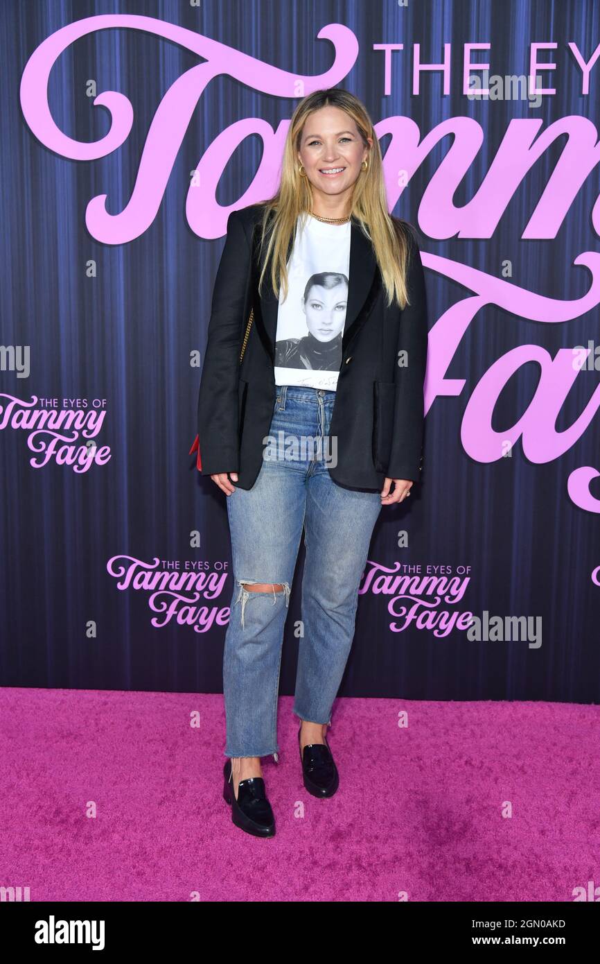 Vanessa Ray partecipa alla prima di New York per "The Eyes of Tammy Faye" al SVA Theatre il 14 settembre 2021 a New York City. Foto Stock