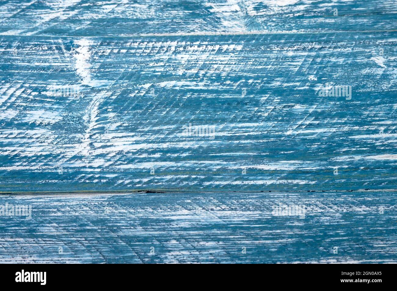 Sfondo bianco e blu in legno. Sfondo smeraldo. Sfondo astratto dell'albero. Foto Stock