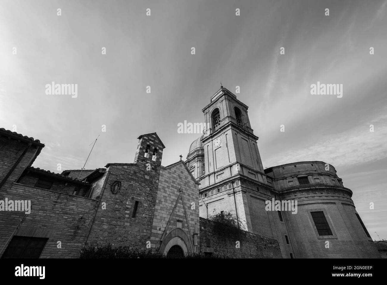 La basilica di Santa Maria degli Angeli è una chiesa di rito cattolico romana situata ad Assisi, nella frazione omonima, costruita su progetto di Gale Foto Stock