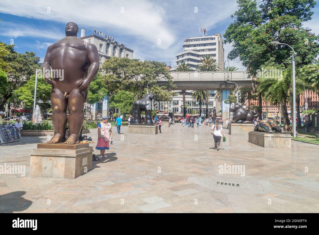 MEDELLIN, COLOMBIA - 1 SETTEMBRE 2015: Plazoleta de las Esculturas (Piazza delle statue) a Medellin. Le statue sono state disegnate dall'artista Fernando Bote Foto Stock