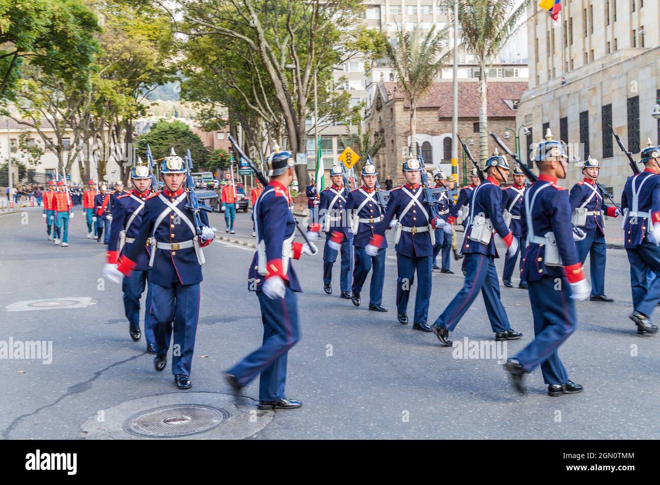 BOGOTÀ, COLOMBIA - 23 SETTEMBRE 2015: Cambio della guardia alla Casa di Narino, sede presidenziale ufficiale nella capitale colombiana Bogotà. Foto Stock
