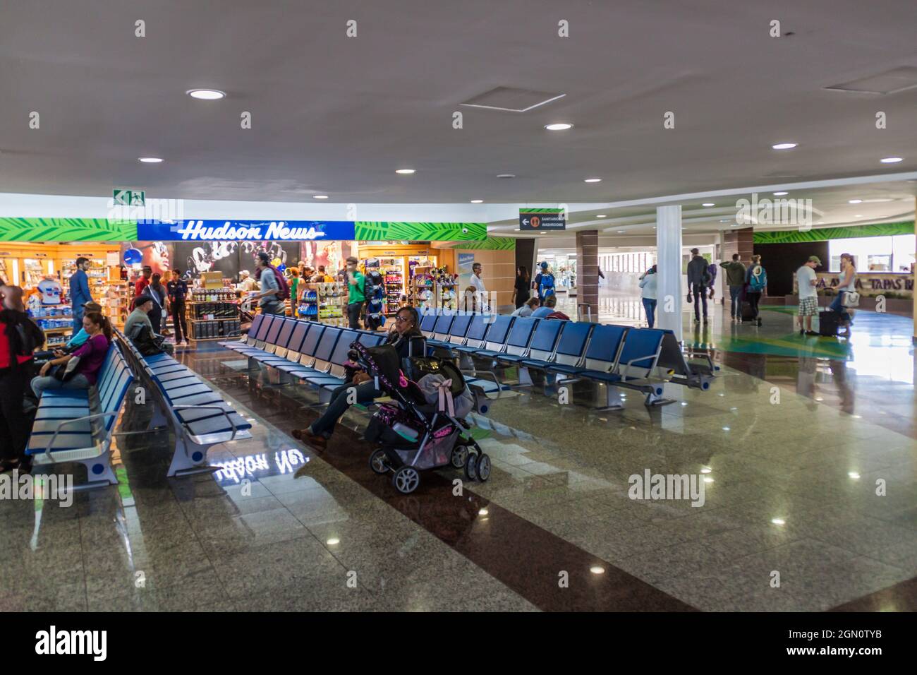 SANTO DOMINGO, REPUBBLICA DOMINICANA - 25 SETTEMBRE 2015: Interno dell'Aeroporto Internazionale Las Americas di Santo Domingo. Foto Stock