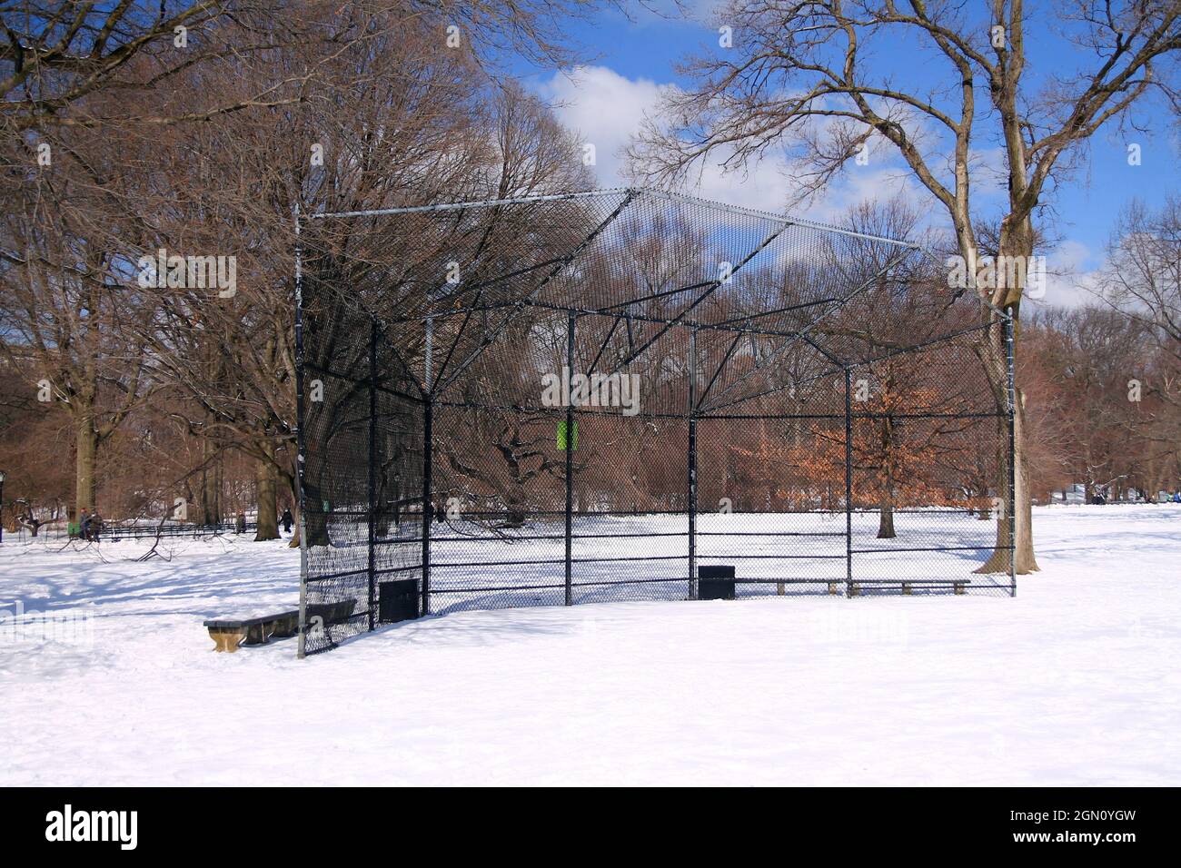 Il campo da baseball vuoto nel freddo inverno a Central Park a New York City Foto Stock