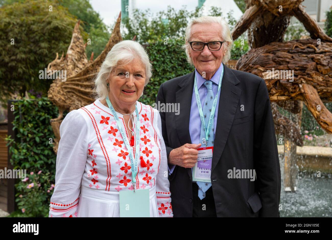 Michael Heseltine, ex vice primo ministro, e sua moglie Anne harding Williams al RHS Chelsea Flower Show Foto Stock