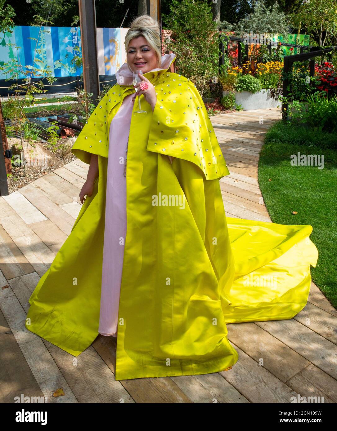 Personalità dei media e donna d'affari Gemma Collins al RHS Chelsea Flower Show. Foto Stock