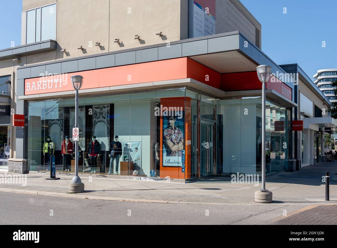 Toronto Canada 7 settembre 2021 Negozio di abbigliamento da uomo Barbuti presso i negozi di Don Mills a Toronto Canada Foto stock Alamy
