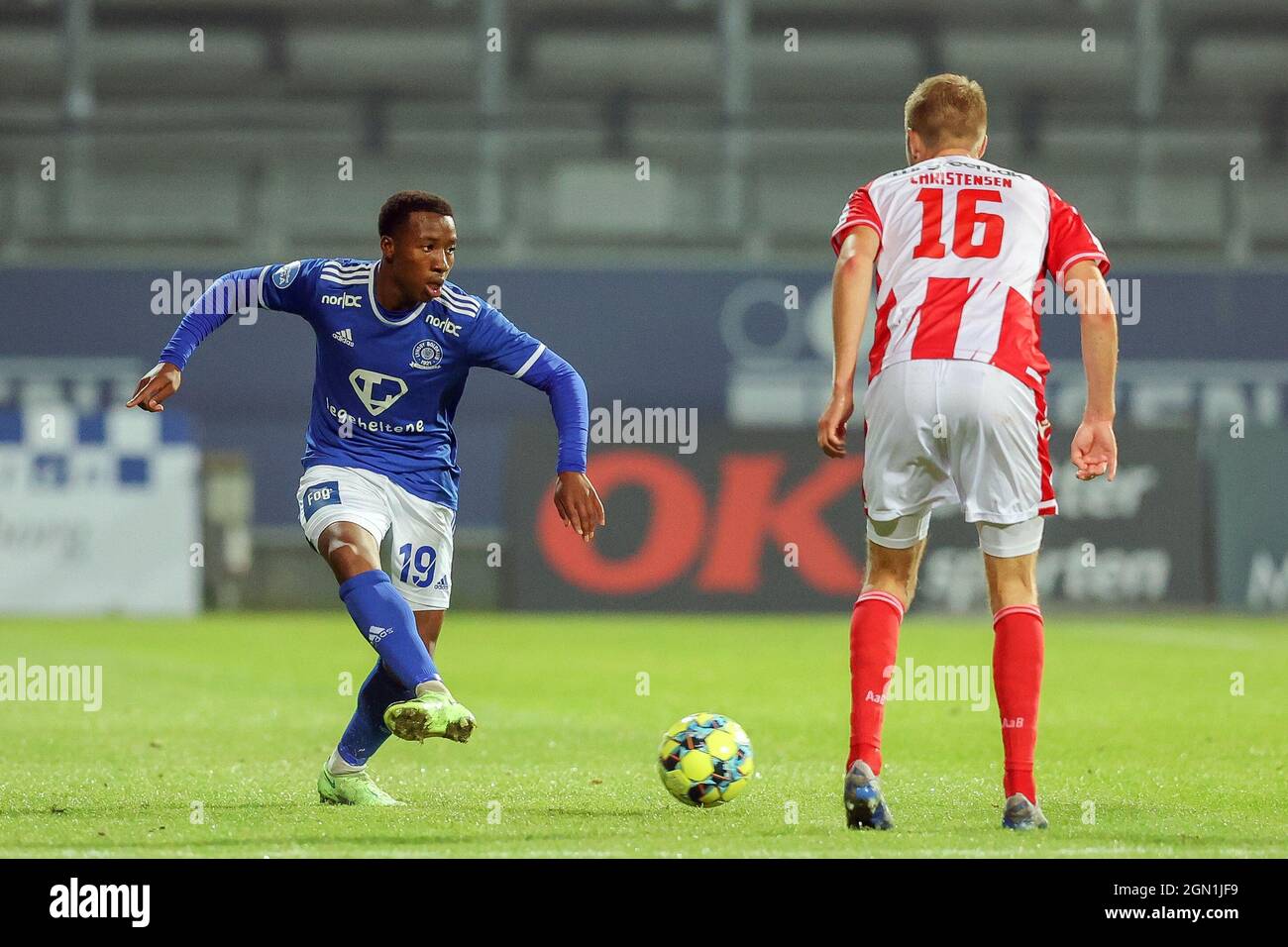 Lyngby, Danimarca. 21 settembre 2021. Sanders Ngabo (19) di Lyngby Boldklub visto durante la partita danese della Sydbank Cup tra Lyngby Boldklub e Aalborg Boldklub allo stadio Lyngby di Lyngby. (Photo Credit: Gonzales Photo/Alamy Live News Foto Stock