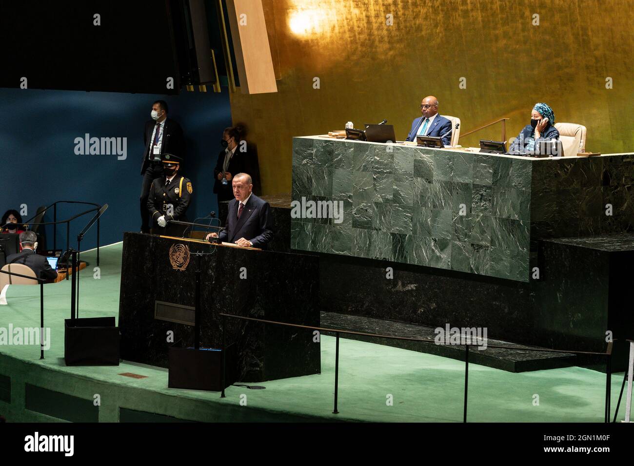 New York, Stati Uniti. 21 settembre 2021. Il Presidente della Repubblica di Turchia Recep Tayyip Erdogan ha commentato il primo giorno di dibattiti alla 76a Assemblea Generale delle Nazioni Unite presso la sede delle Nazioni Unite. (Foto di Lev Radin/Pacific Press) Credit: Pacific Press Media Production Corp./Alamy Live News Foto Stock