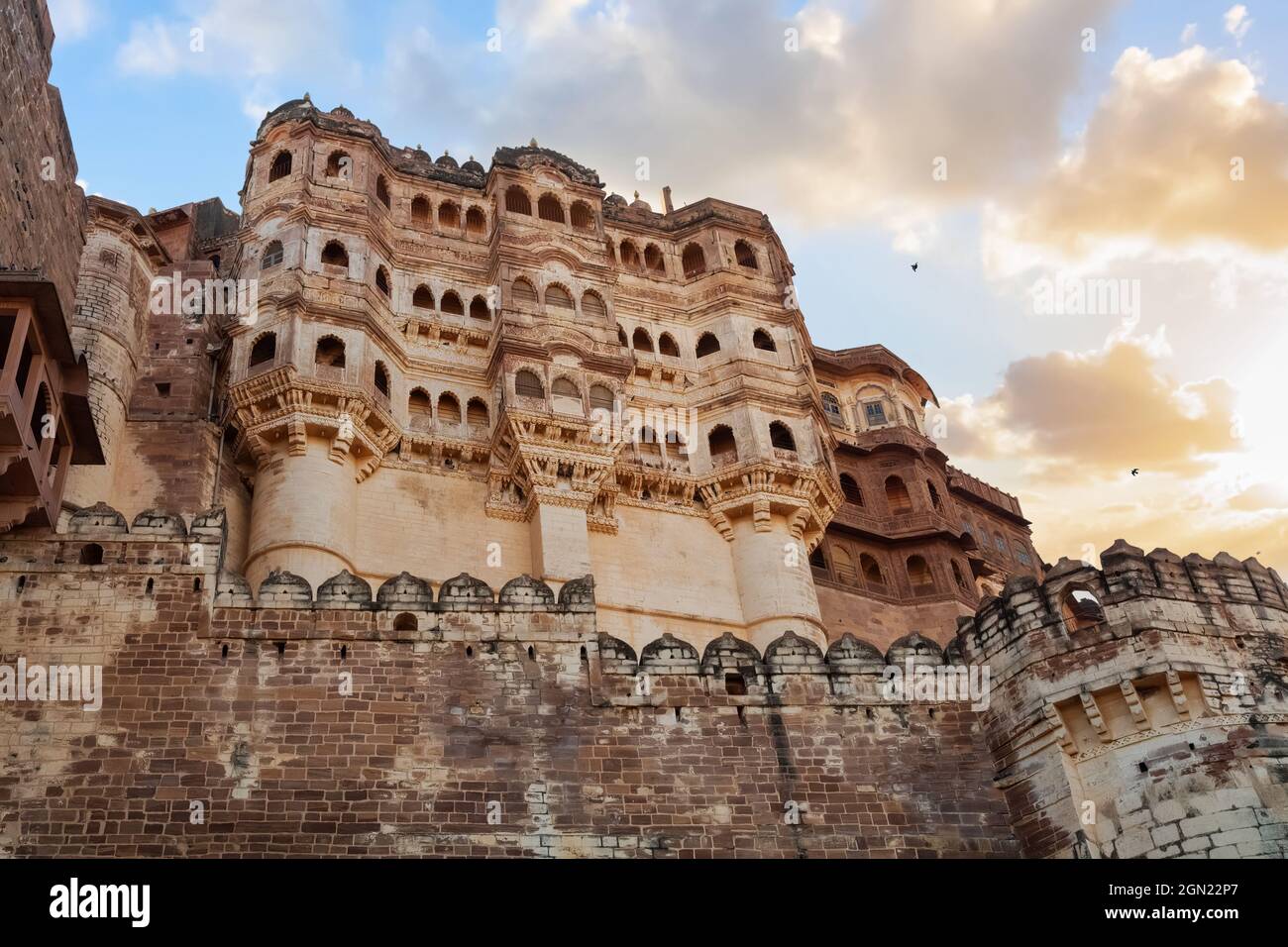 Antico palazzo reale rovine di Mehrangah Fort a Jodhpur Rajasthan all'alba Foto Stock