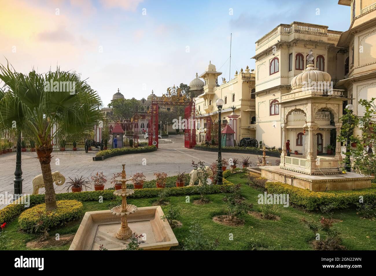 Udaipur City Palace antico edificio residenziale reale costruito nel 1553 a Rajasthan India Foto Stock