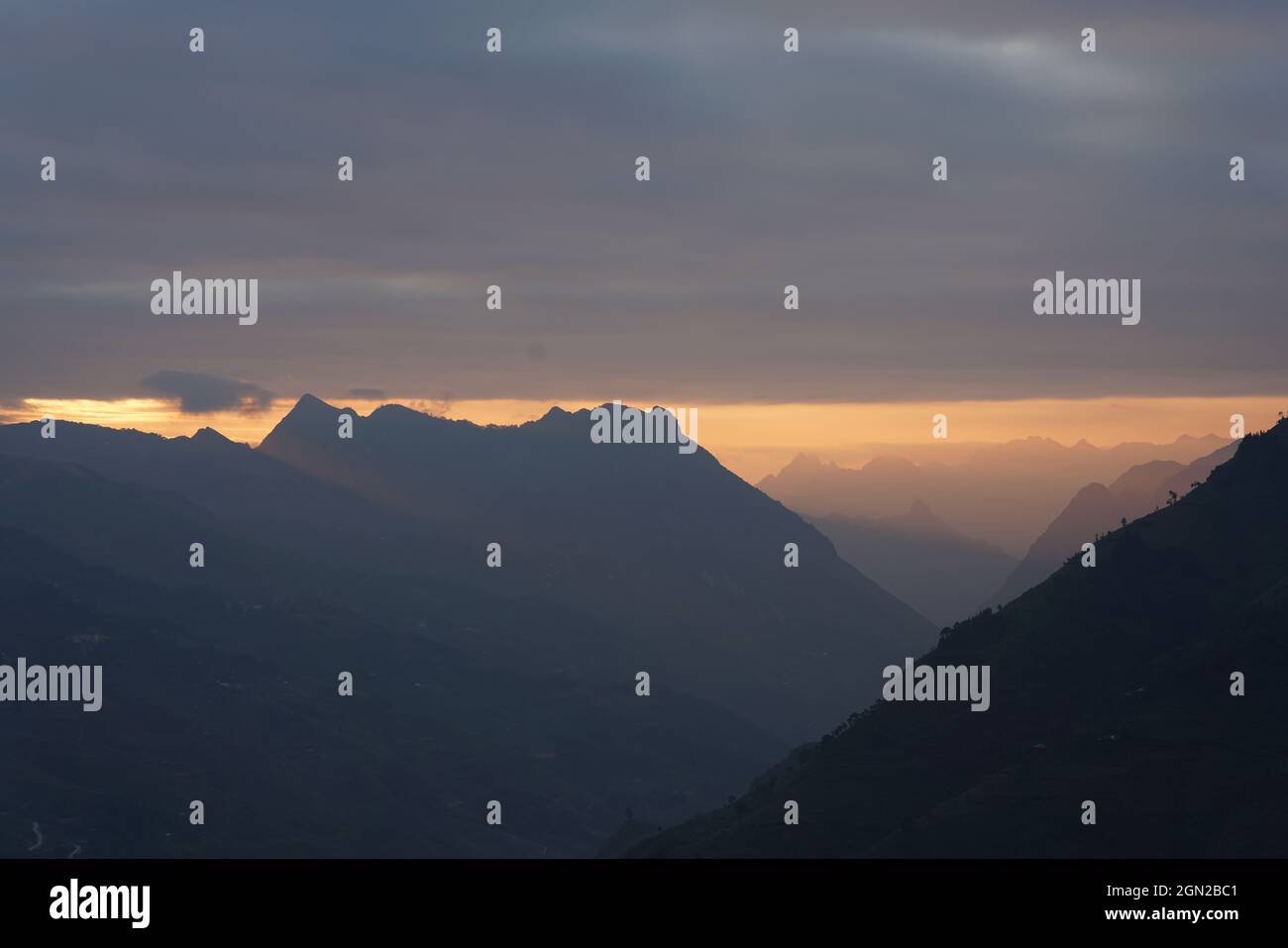 Passo di montagna ma Pi Leng nella provincia di ha giang nel nord del Vietnam Foto Stock