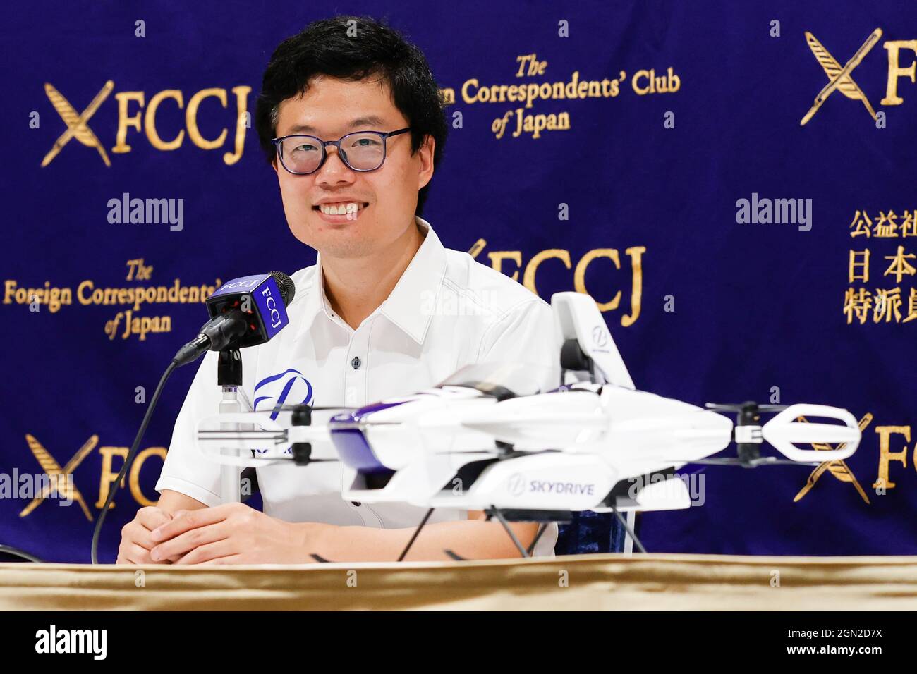 Tokyo, Giappone. 22 settembre 2021. Tomohiro Fukuzawa CEO dello SkyDrive partecipa a una conferenza stampa presso il Foreign Corinterpelled' Club of Japan. Il CEO Fukuzawa ha fissato l'obiettivo di lanciare le sue auto volanti per il trasporto di esseri umani nel 2025. (Credit Image: © Rodrigo Reyes Marin/ZUMA Press Wire) Foto Stock