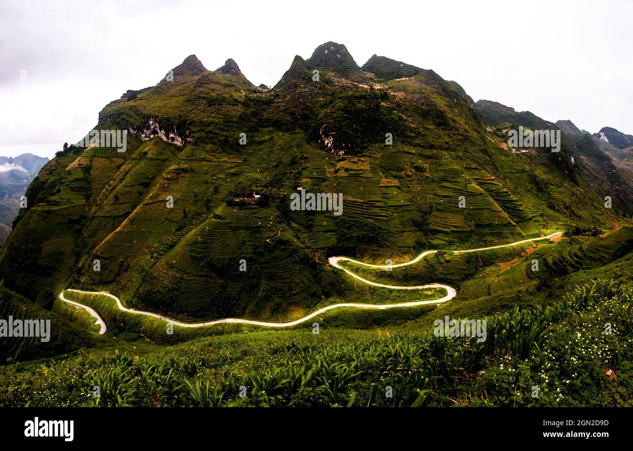 Passo di montagna ma Pi Leng nella provincia di ha giang nel nord del Vietnam Foto Stock